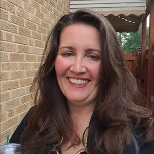 Meet your Posher, Debra